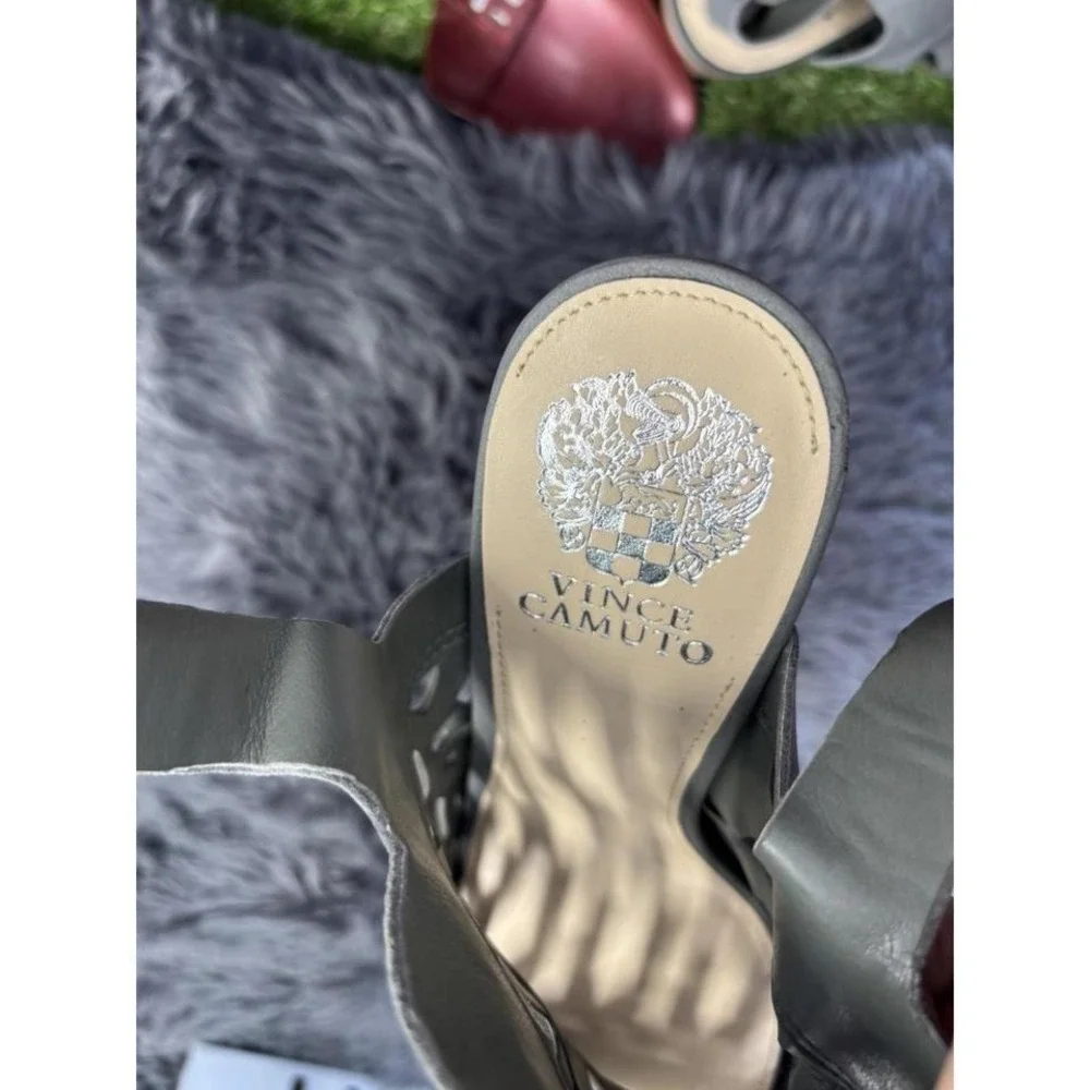 Vince Camuto Womens 8.5 W Deverly chunky block‎ heels